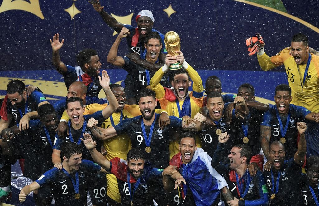 ފްރާންސުން ފީފާ ވޯލްޑް ކަޕް ކާމިޔާބުކުރުން