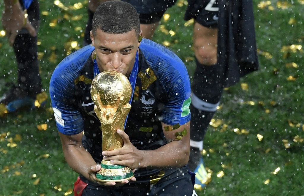 ފްރާންސުން ފީފާ ވޯލްޑް ކަޕް ކާމިޔާބުކުރުން