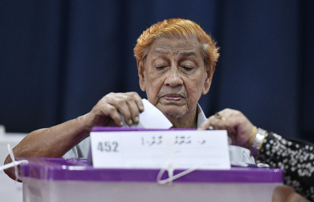 އާންމު އިންތިހާބުގެ ވޯޓުލުން ބަންދުކުރުން