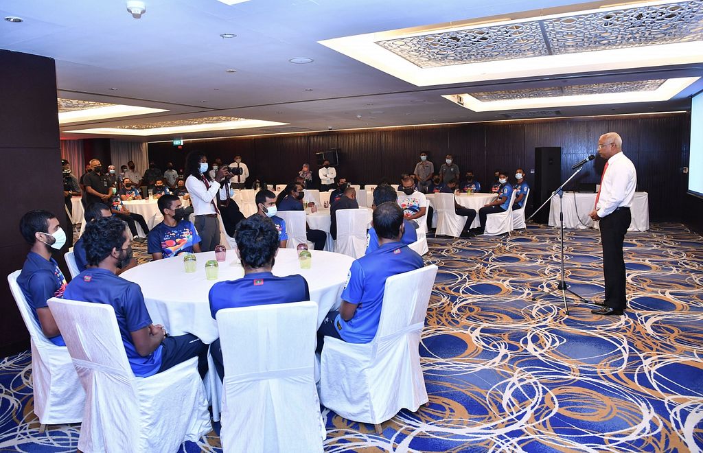 ގައުމީ ފުޓުބޯޅަ ޓީމަށް ރައީސް ހިތްވަރު ދެއްވުން