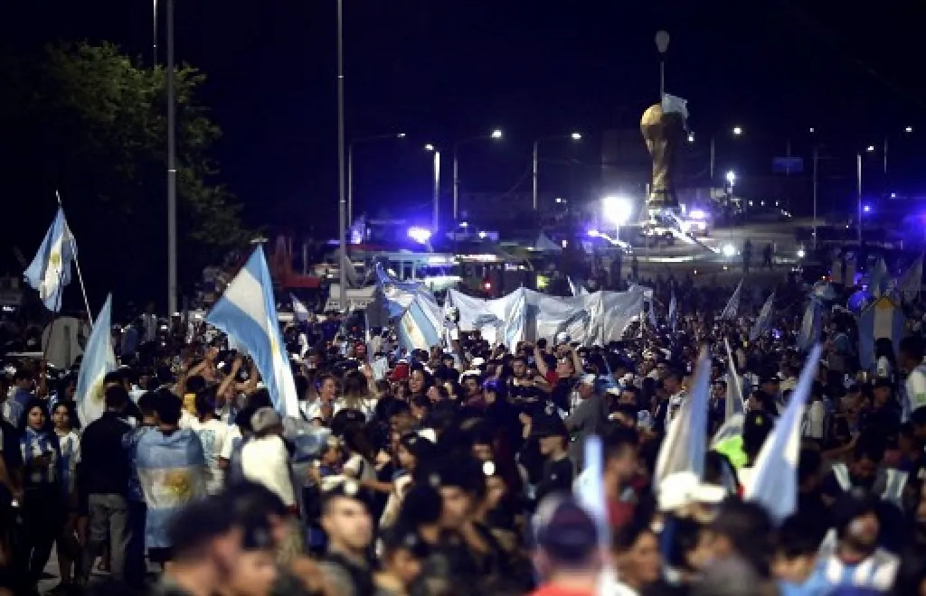 ވޯލްޑްކަޕް ތަށި ތިން ވަނަ ފަހަރަށް ހޯދައި އާޖެންޓީނާ އުފާ ފާޅުކުރަނީ