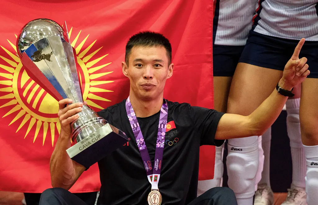 ކާވާ ކަޕްގެ ޗެމްޕިއަންކަން ކިރިގިސްތާނުން ހޯދުން