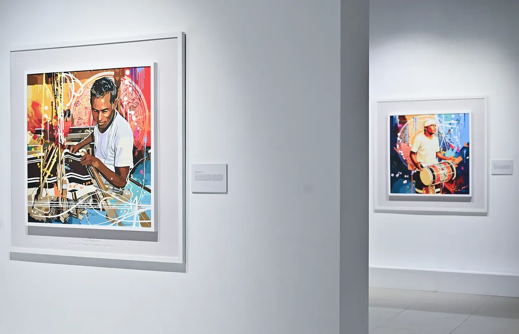 ވިވިޑް ރިއަލިޒަމް - ބައި ހުސައިން