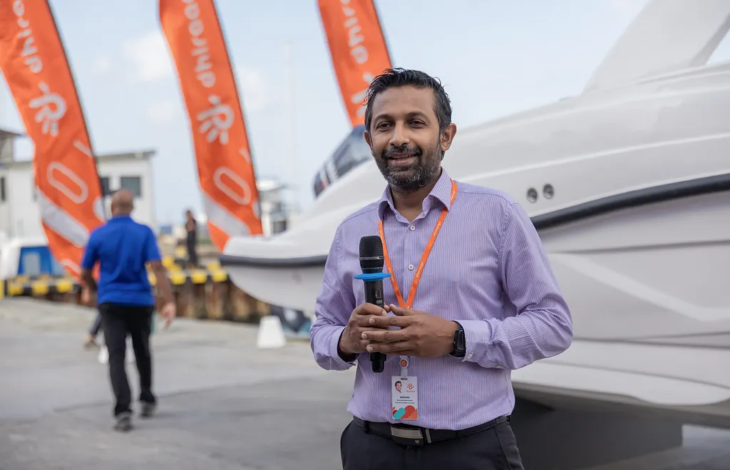 ދިރާގު ޕްރޮމޯޝަންގެ ނަސީބުވެރިޔާއަށް ލޯންޗް ހަވާލުކުރުން