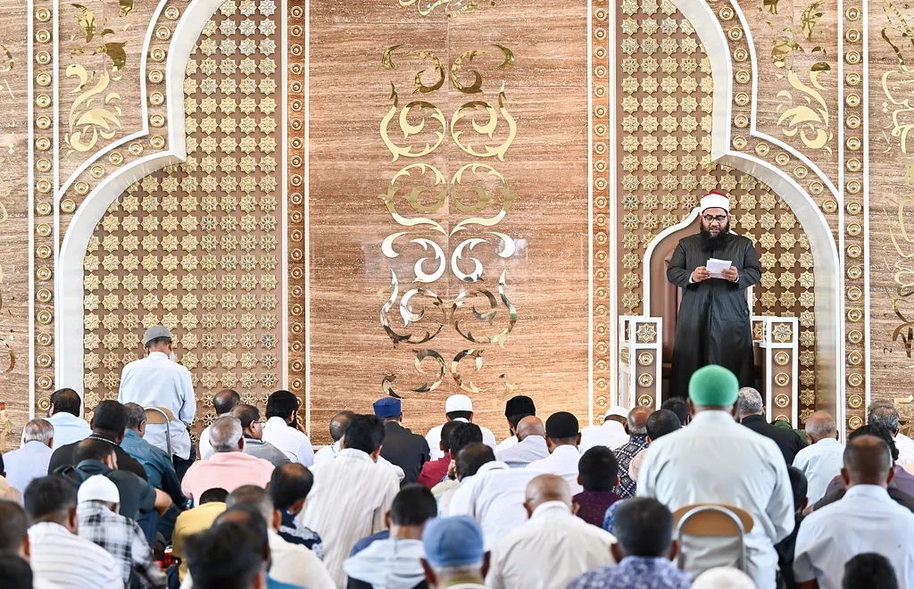 މިއަހަރުގެ ރޯދަ މަހުގެ ފުރަތަމަ ހުކުރު ނަމާދު