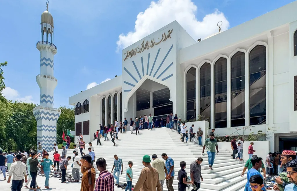 މިއަހަރުގެ ރޯދަ މަހުގެ ފުރަތަމަ ހުކުރު ނަމާދު