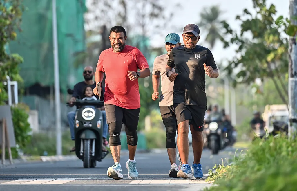 ރޯދަ ކުރުކުރުން: ހުޅުމާލެއިން