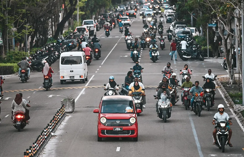 ރޯދަ ކުރުކުރުން: ހުޅުމާލެއިން