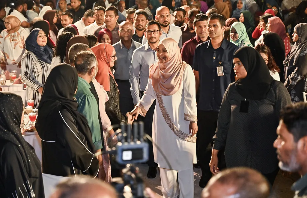 ޕީއެންސީން ބޭއްވި ތަރާވީސް