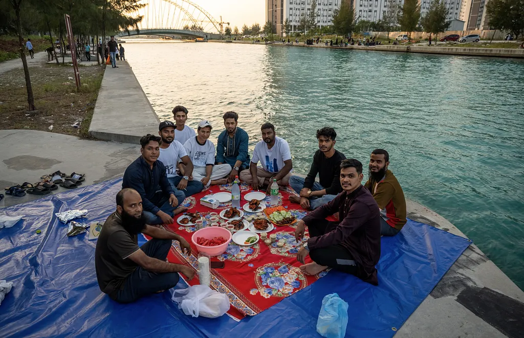 ހުކުރު ދުވަހުގެ ރޯދަ ވީއްލުން ޗެނަލް ޕާކުން