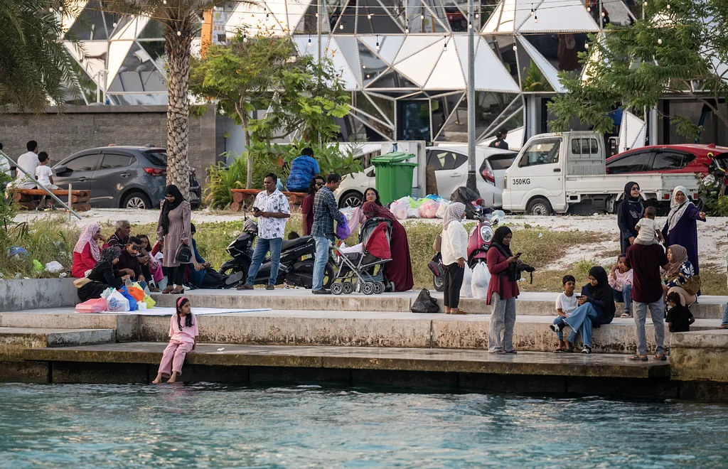 ހުކުރު ދުވަހުގެ ރޯދަ ވީއްލުން ޗެނަލް ޕާކުން