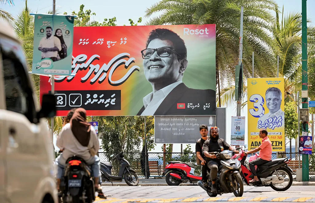 ކެމްޕޭނުގެ ފަހު ހަފްތާ، މާލެ ތެރެއިން ސިޔާސީ ކުލަތައް