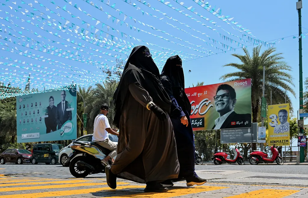 ކެމްޕޭނުގެ ފަހު ހަފްތާ، މާލެ ތެރެއިން ސިޔާސީ ކުލަތައް