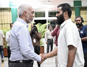 ރައީސް، މައްޗަންގޮޅި ރައްޔިތުންނާ ބައްދަލުކުރެއްވުން