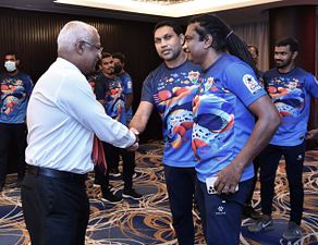 ގައުމީ ފުޓުބޯޅަ ޓީމަށް ރައީސް ހިތްވަރު ދެއްވުން