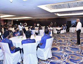 ގައުމީ ފުޓުބޯޅަ ޓީމަށް ރައީސް ހިތްވަރު ދެއްވުން