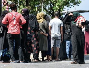 ކޮވިޑް ސާމްޕަލް ނަގަން އަނެއްކާވެސް ދިގު ކިއޫތަކެއް