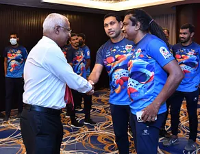 ގައުމީ ފުޓުބޯޅަ ޓީމަށް ރައީސް ހިތްވަރު ދެއްވުން