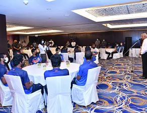 ގައުމީ ފުޓުބޯޅަ ޓީމަށް ރައީސް ހިތްވަރު ދެއްވުން