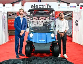 ލެމްބޯގިނީ ގޮލްފް ކާޓް ރާއްޖެއަށް ތައާރަފްކުރުން