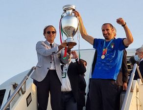 ޔޫރޯ 2020ގެ ޗެމްޕިއަންކަން އިޓަލީ ހޯދުން