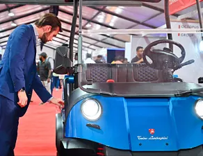 ލެމްބޯގިނީ ގޮލްފް ކާޓް ރާއްޖެއަށް ތައާރަފްކުރުން