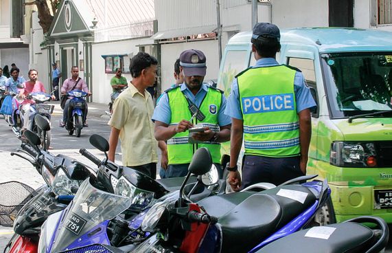 ޕާކިން ސްޓިކާގެ ޖޫރިމަނާ ރައީސް މާފުކޮށްދެއްވައިފި