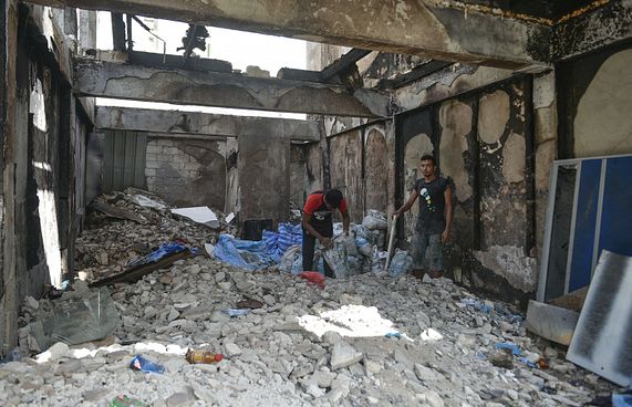 އެނދި ގެތައް އަލުން ހެދޭނެ ދުވަހެއްގެ އިންތިޒާރުގައި