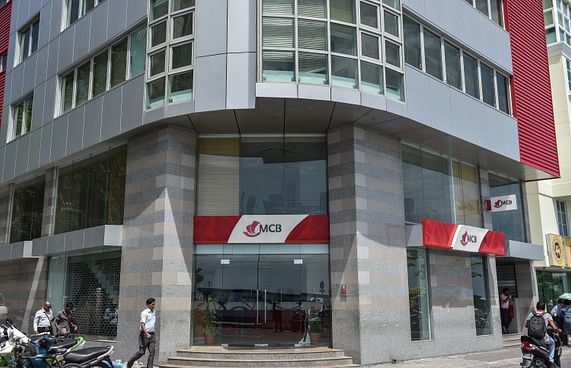 ޝަރޫއިން މޮރިޝަސް ބޭންކަށް ކުރި ދައުވާ ނަގައިފި