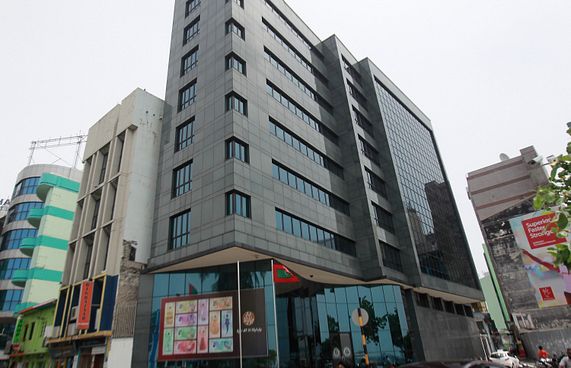 ރަސްމީ ރިޒާވުން 10 މިލިއަން ޑޮލަރު މަދުވި