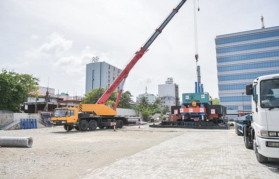 2016: އަގު ބޮޑު މަޝްރޫއުތަކެއްގެ ފެށުން