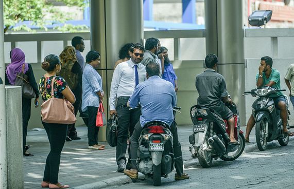 ސިވިލްސާވިސް އިސްމުވައްޒަފުން ޑިޕްލޮމާއަށް ކިޔަވަންޖެހޭނެ