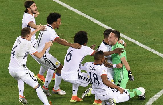 ޕެނަލްޓީ ޖަހައިގެން މޮޅުވެ ކޮލަމްބިއާ ސެމީ އަށް