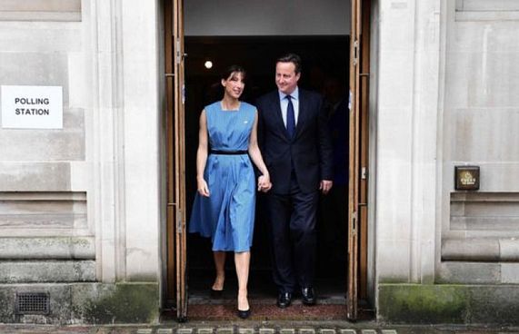 އީޔޫން ވަކިވުމުގެ ވޯޓާ އެކު ކެމަރަން އިސްތިއުފާ ދެނީ