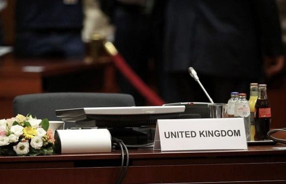 ކެމަރަން ނެތި އީޔޫގެ ލީޑަރުން ބައްދަލު ކުރަނީ