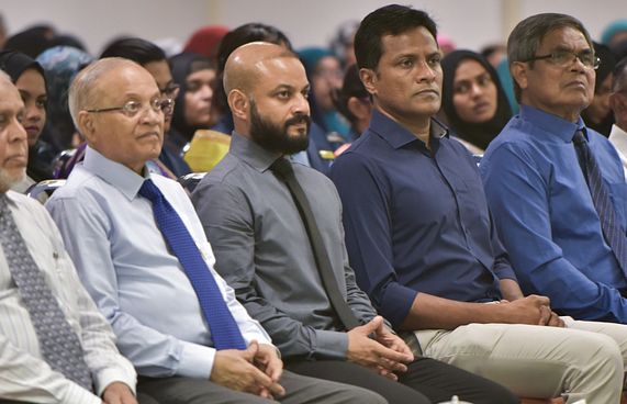 ކޮލަމް: ޓިކެޓަކާ ހެދި ޕީޕީއެމަށް މިވަރު ވަނީ ކީއްވެ؟