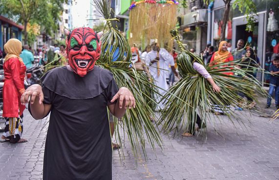 ކޮލަމް: ސަރުކާރު ބަންދުކުރުމުގެ ރެކޯޑް ރާއްޖެއަށް