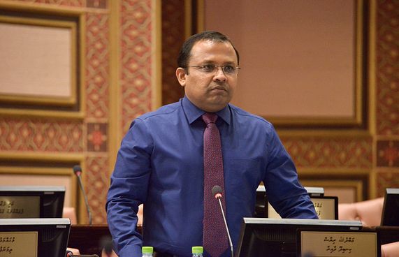 ރާއްޖެ ޓީވީގައި ފޯރިމަރަން ވެރިންނަށް އެންގިން: ރިޔާޒު