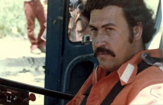 ކޮލަމް: އެސްކޮބާ ހެދިގެން އަބަދަކު ނޫޅެވޭނެ