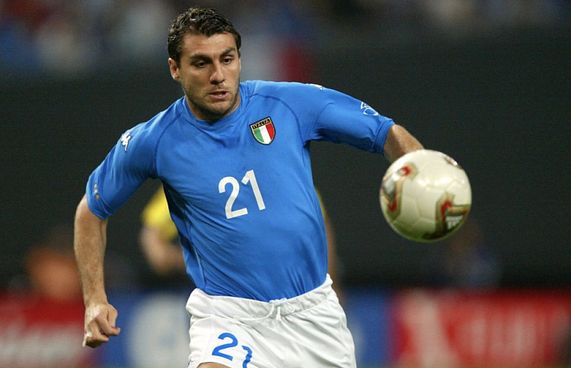 އުމުރުން 43 އަހަރުގައި ވިއޭރީ އަލުން ކުޅެން ފަށަނީ