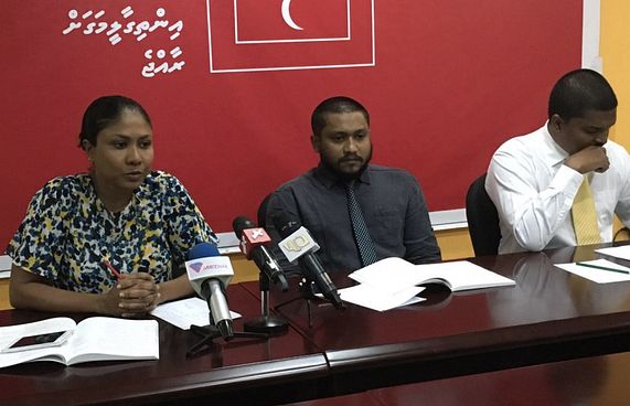 ފައިސާ ހިފަހައްޓަނީ މަދުން ދޭންވެގެން: އަދާލަތު