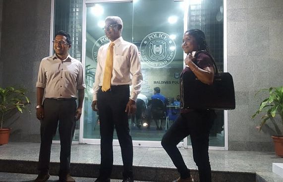 އިބޫ ޕޮލިހަށް ހާޒިރުކުރީ ކަރެކްޝަންގެ ސިޓީ މައްސަލާގައި