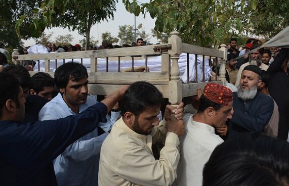 ޕާކިސްތާނުގެ އަސްކަރީ ކޯޓުތަކުގެ މުއްދަތު އިތުރުކުރަނީ