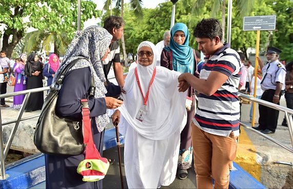 ހައްޖުގެ އަޅުކަމަށް ދިވެހިން ފުރަން ފަށައިފި