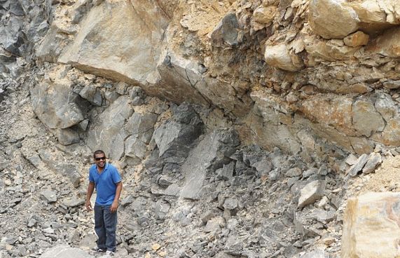 ކޮލަމް ށަވިޔަނި: ކުޑޫހެން އުޅެބަލަ!