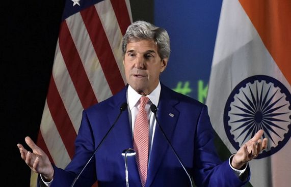 ދިއްލީއަށް ކުރަމުންދާ ވިއްސާރައިގައި ކެރީ ވެސް ޖެހިއްޖެ