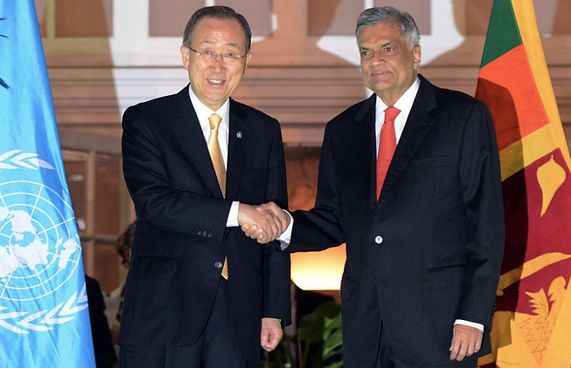 ބަންކީ މޫންގެ ދަތުރާ ދިމާކޮށް ލަންކާގައި މުޒާހަރާކޮށްފި