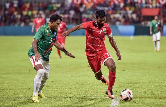 ދަގަނޑޭ ފިޓްކޮށްދޭން ޒިނާން އެހީވަނީ