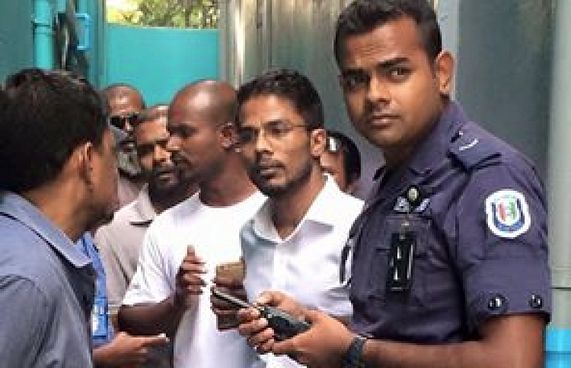 އަލްހާން އެމްޑީޕީން ވަކިކުރުމަށް ހުށަހަޅައިފި