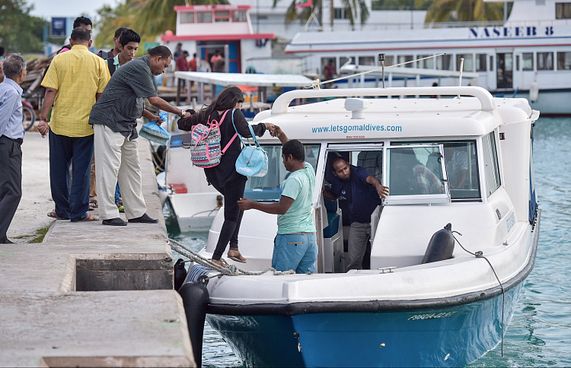 ހިންމަފުއްޓާއި ހުރައަށް ފެރީ ލޯންޗުތައް ފަށައިފި